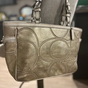 Vintage Coach Handbag in Gold Metallic- Giant Logo Print 🌟